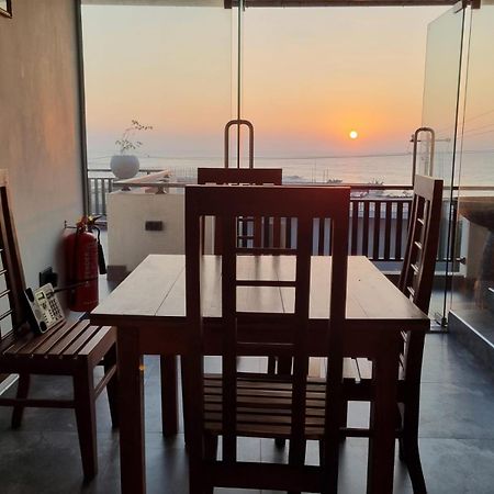Queens Beach Hotel Tangalle Bagian luar foto