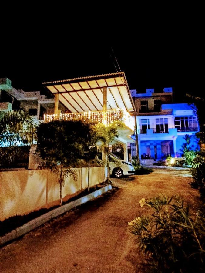 Queens Beach Hotel Tangalle Bagian luar foto