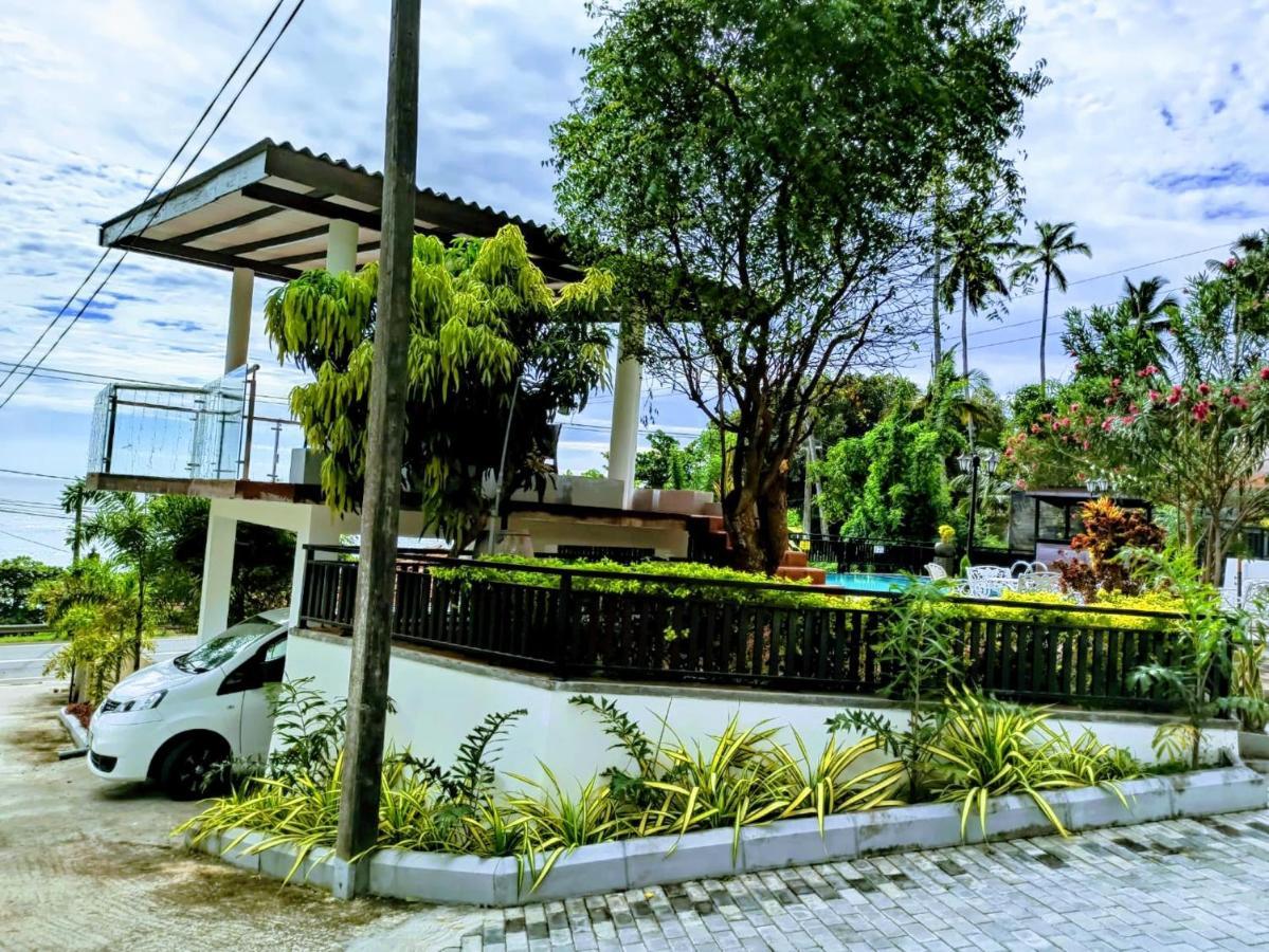 Queens Beach Hotel Tangalle Bagian luar foto