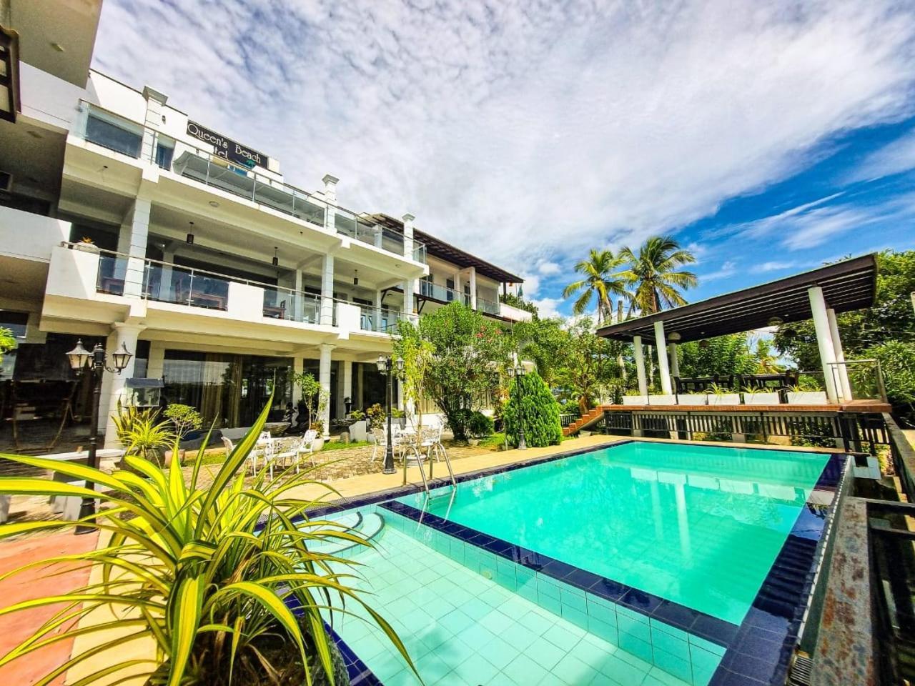 Queens Beach Hotel Tangalle Bagian luar foto