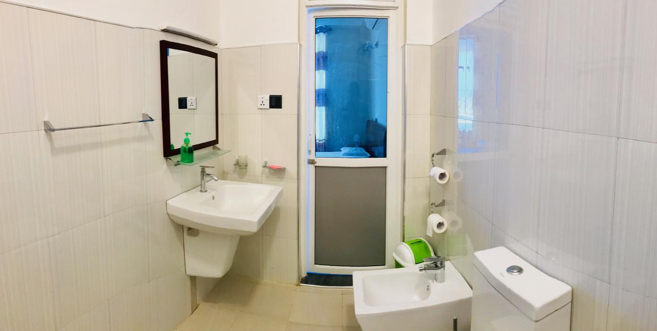 Queens Beach Hotel Tangalle Bagian luar foto