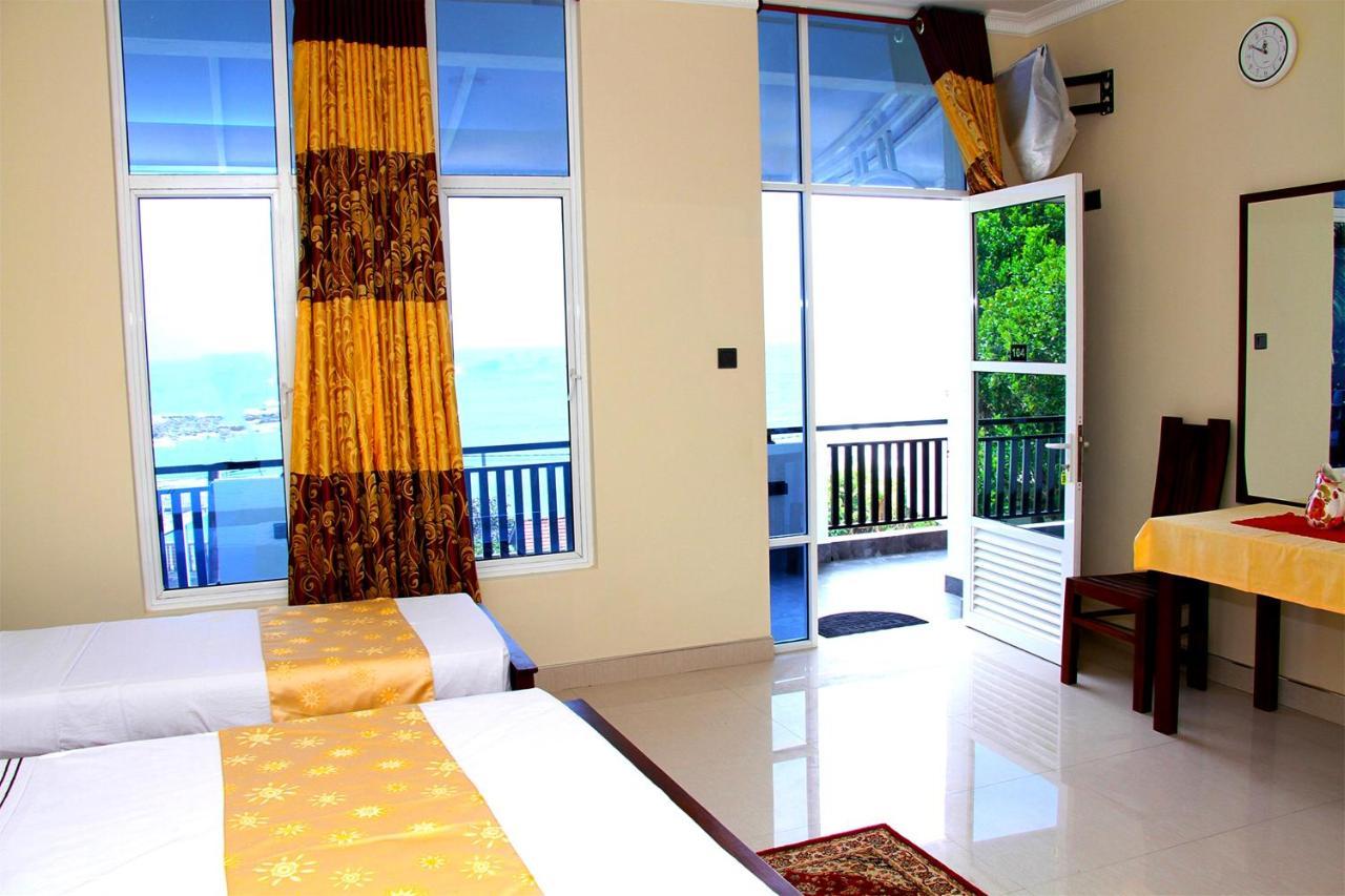 Queens Beach Hotel Tangalle Bagian luar foto