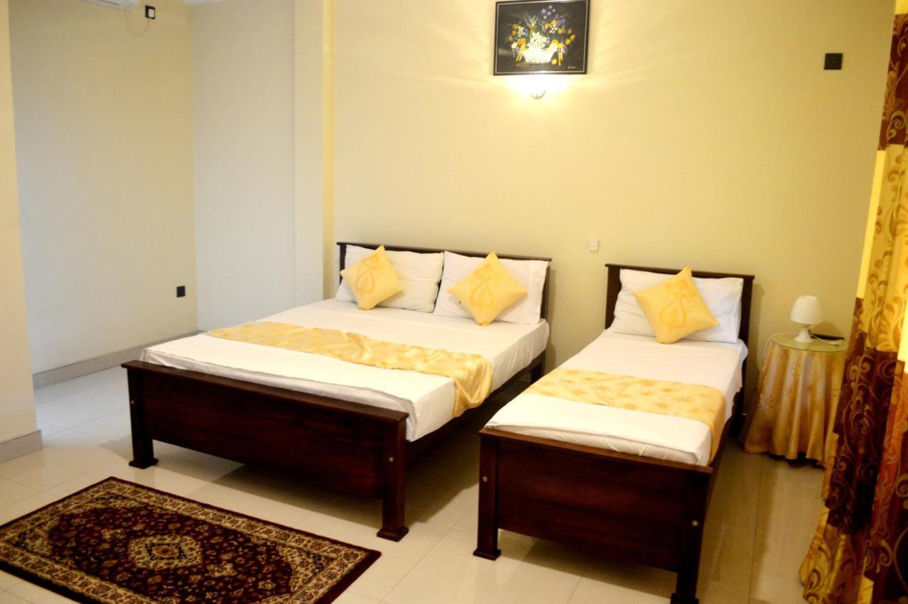 Queens Beach Hotel Tangalle Bagian luar foto