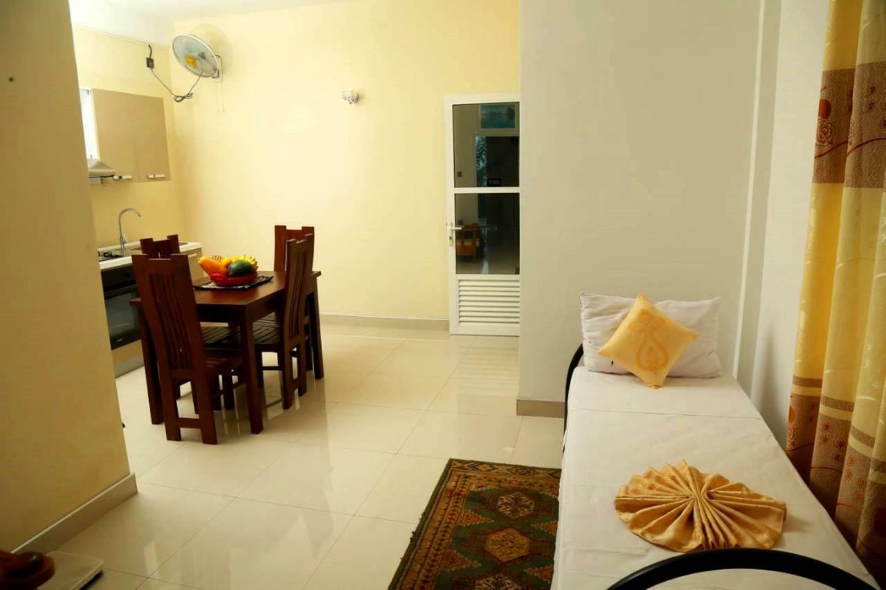 Queens Beach Hotel Tangalle Bagian luar foto